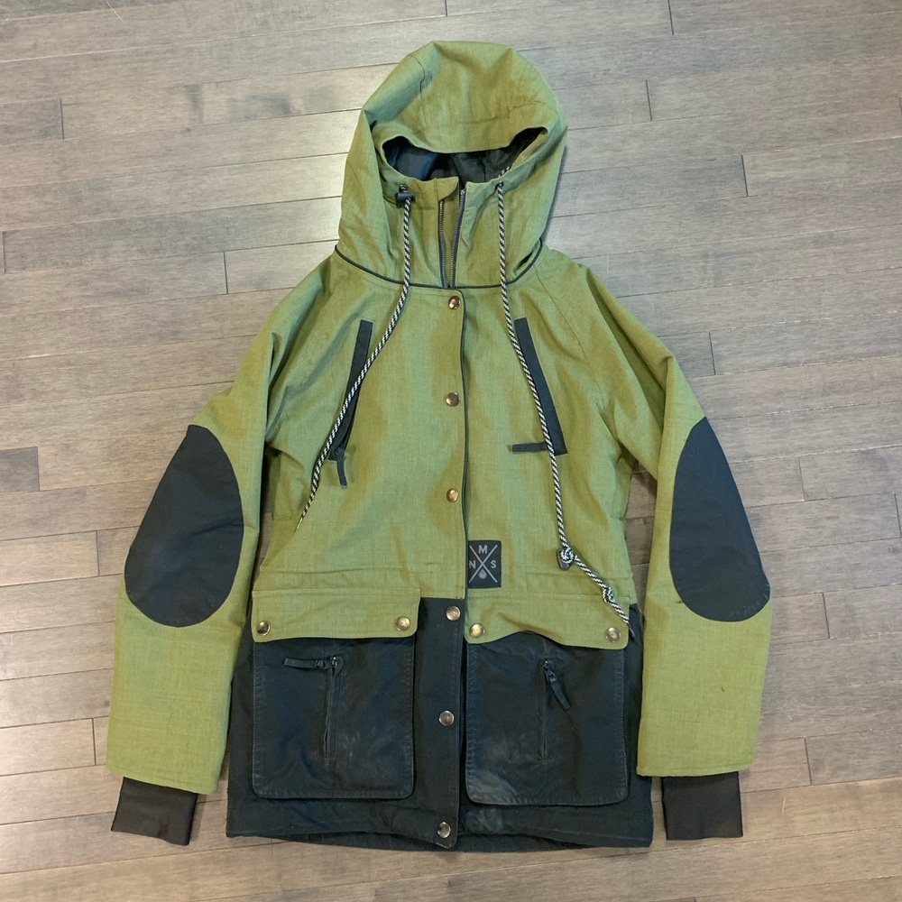 Women’s S Green and Black Nomis Zip Up Jacket w/ Zipper Flaws